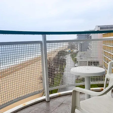 Apartment Beachfront Flat In Berlin - Great Sea View By Flat Manаger Golden Sands